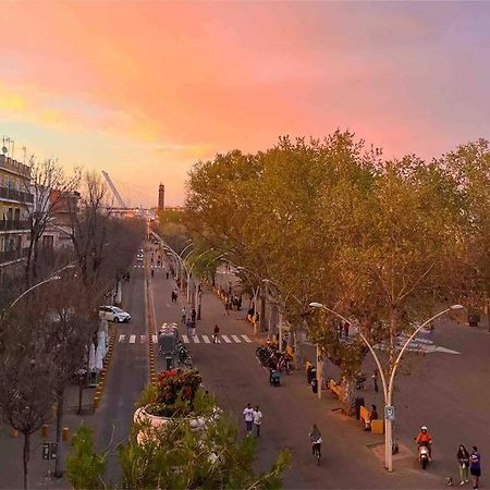 Apartamento Suite Alameda De Hercules Sevilla Bagian luar foto