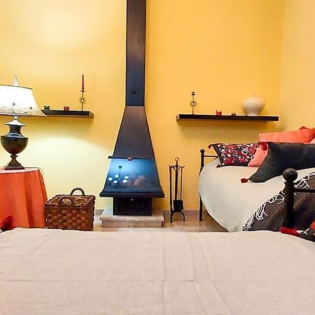 Apartamento Suite Alameda De Hercules Sevilla Bagian luar foto