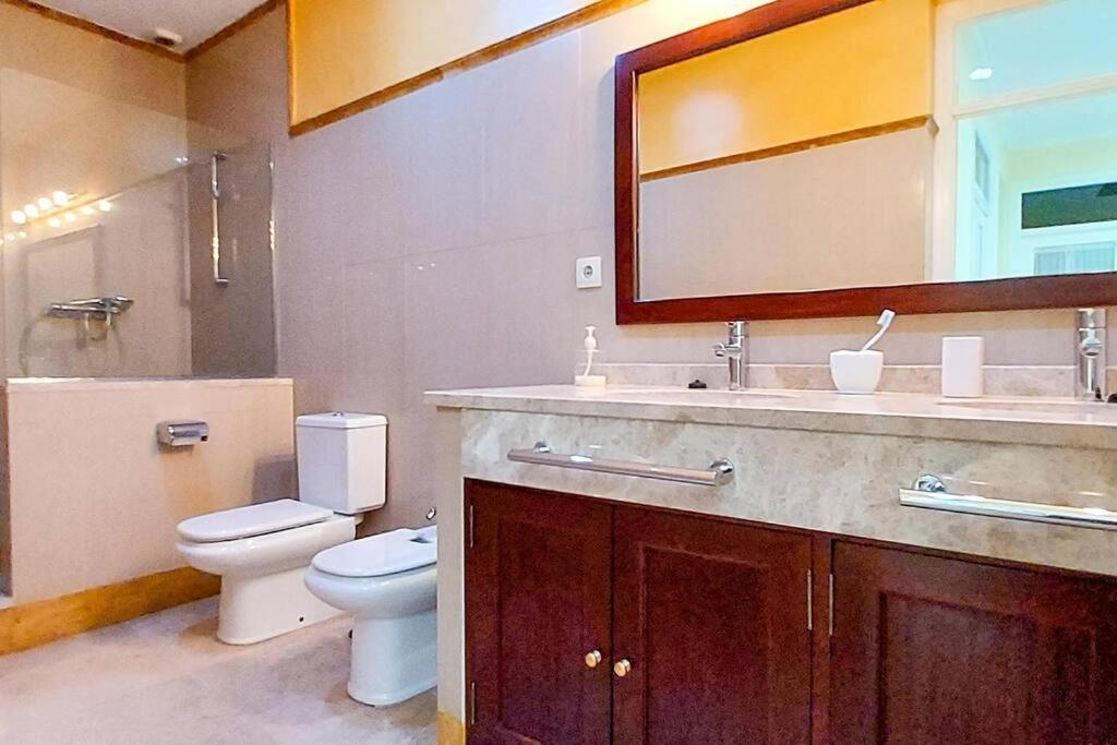 Apartamento Suite Alameda De Hercules Sevilla Bagian luar foto