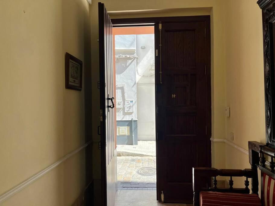 Apartamento Suite Alameda De Hercules Sevilla Bagian luar foto