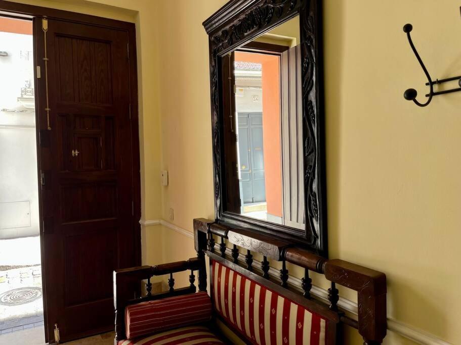 Apartamento Suite Alameda De Hercules Sevilla Bagian luar foto