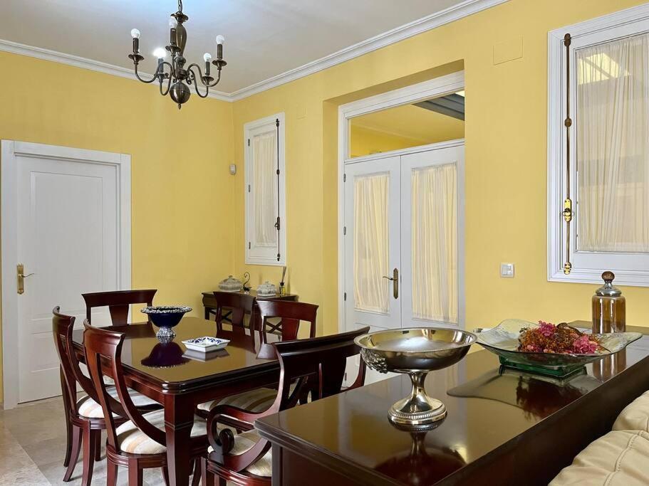 Apartamento Suite Alameda De Hercules Sevilla Bagian luar foto