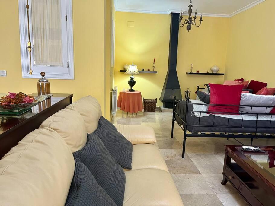 Apartamento Suite Alameda De Hercules Sevilla Bagian luar foto