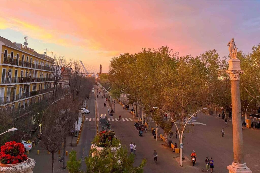Apartamento Suite Alameda De Hercules Sevilla Bagian luar foto