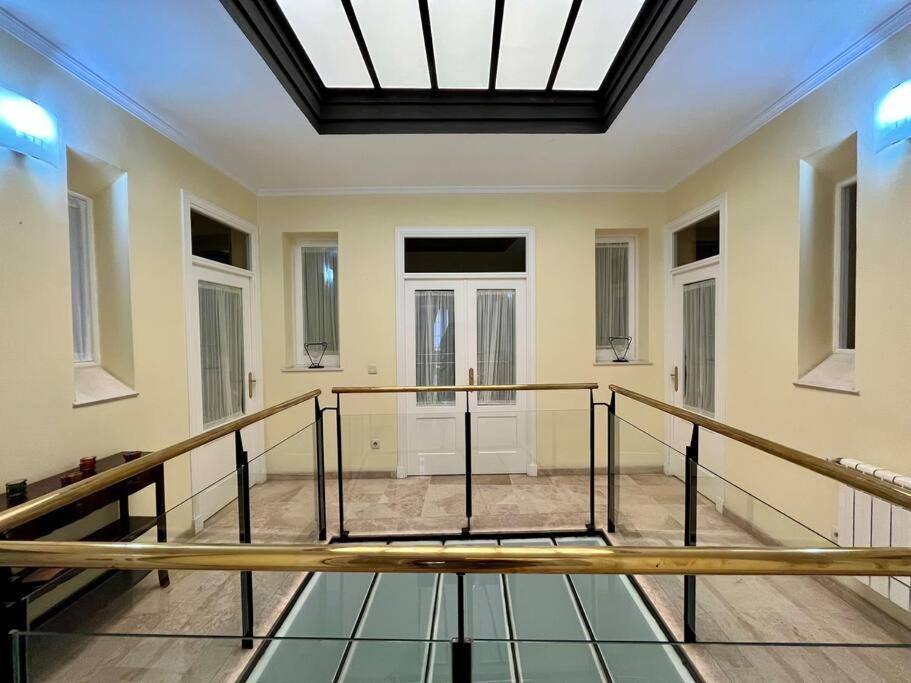 Apartamento Suite Alameda De Hercules Sevilla Bagian luar foto