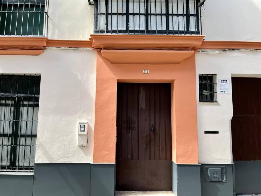 Apartamento Suite Alameda De Hercules Sevilla Bagian luar foto